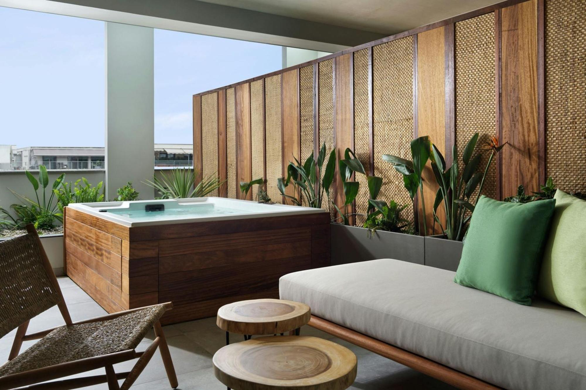 Monasty, Thessaloniki, Autograph Collection Hotel Exterior photo A private hot tub at a hotel