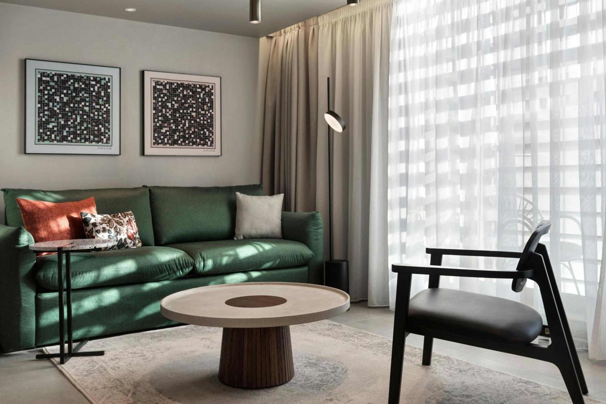Monasty, Thessaloniki, Autograph Collection Hotel Exterior photo A living room in a hotel suite